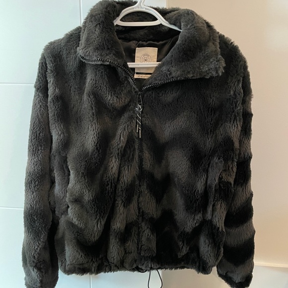 Urban outfitters black faux fur zip up jacket - Picture 1 of 5